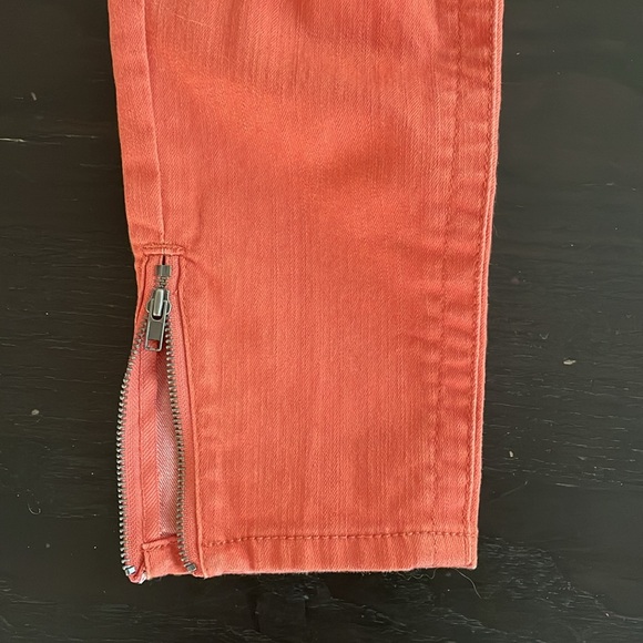 American Rag Size 7 - Orange jeans. Never worn/excellent condition. - Picture 2 of 4